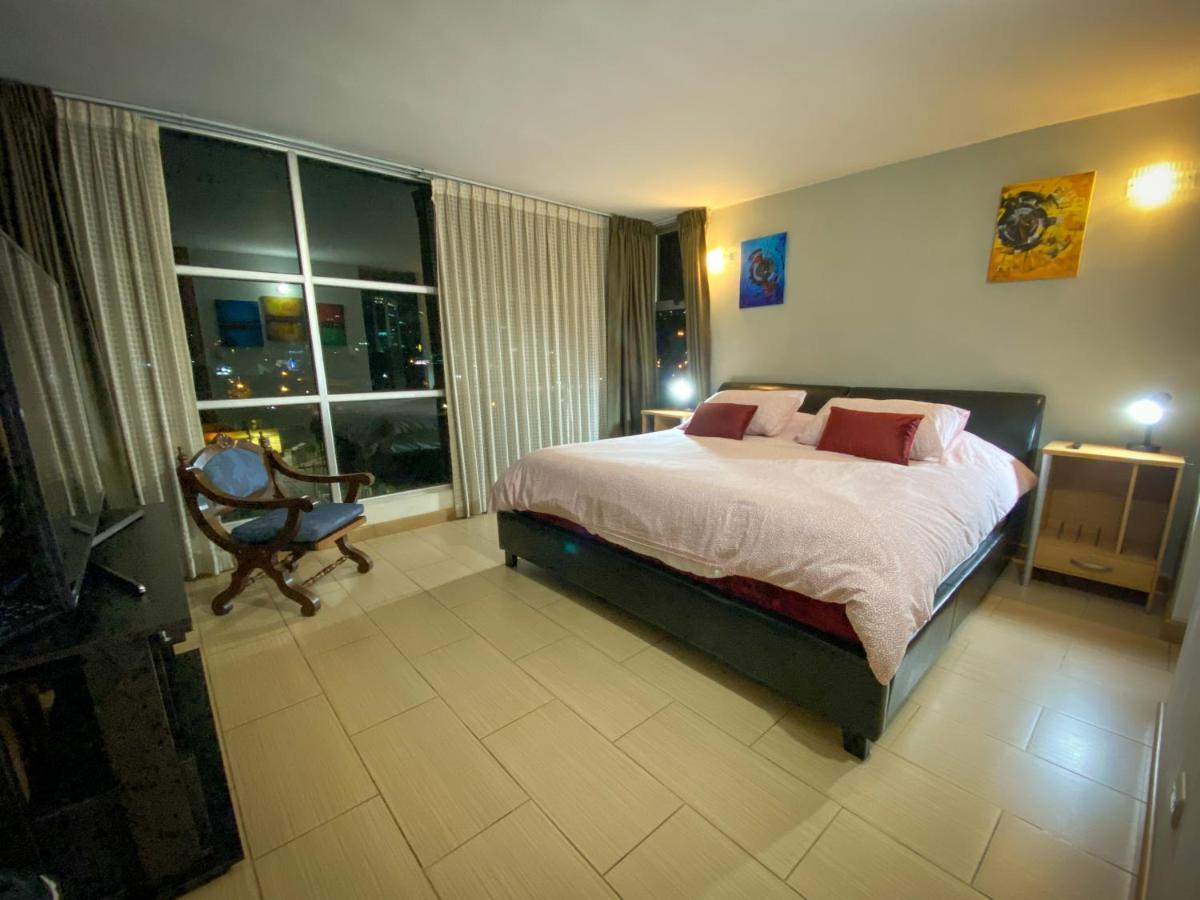 2 Rooms, 1 King Size Bed, 64" Smart Hdtv 과테말라 외부 사진